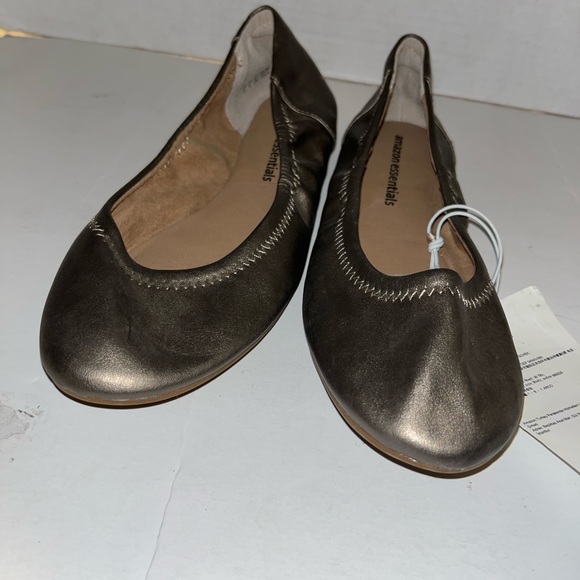 Amazon essentials silver flats - Picture 2 of 13